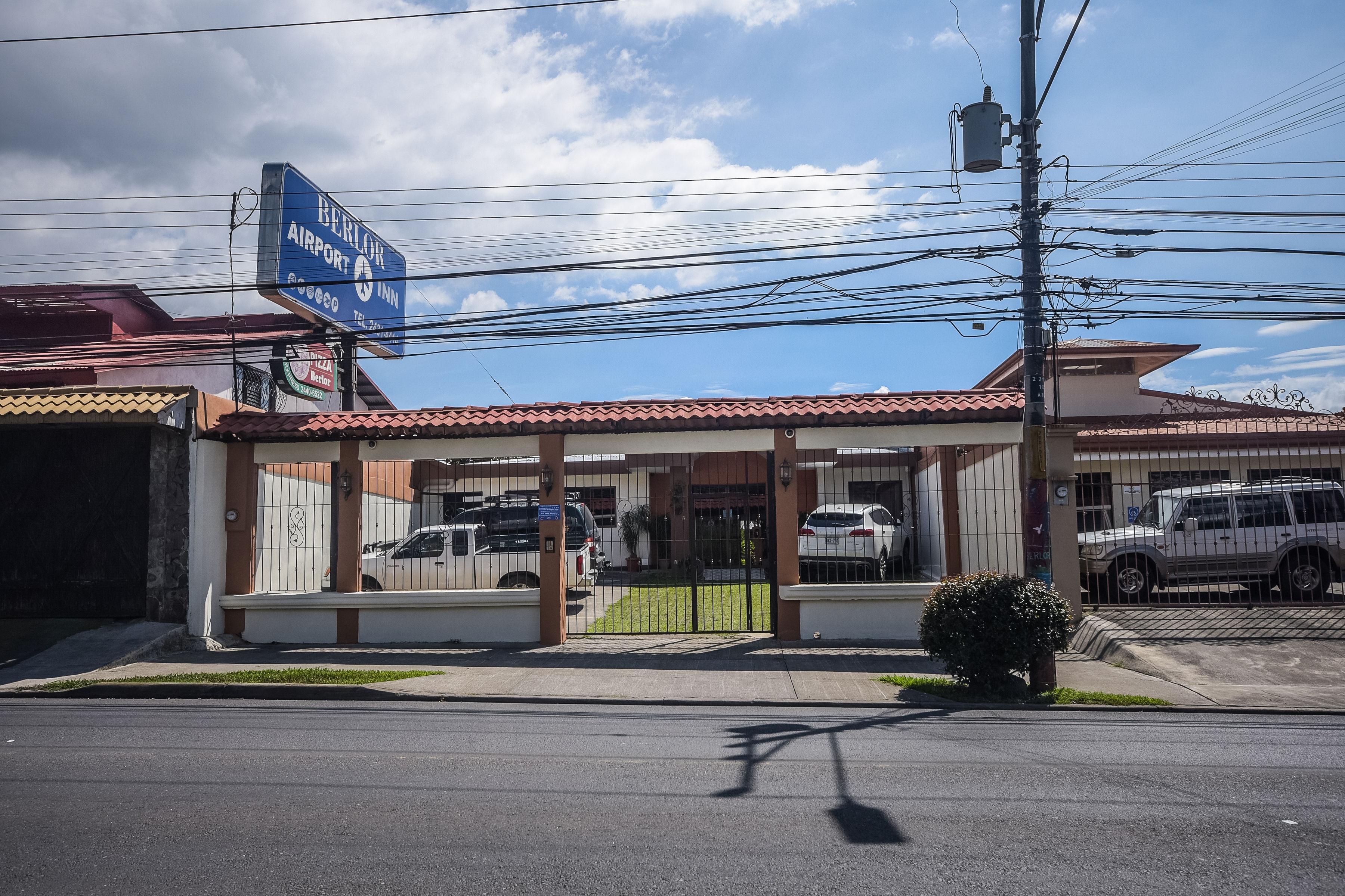 Berlor Airport Inn Rio Segundo Luaran gambar