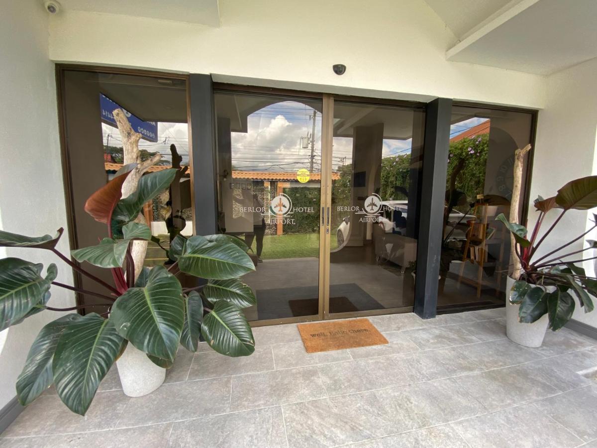 Berlor Airport Inn Rio Segundo Luaran gambar