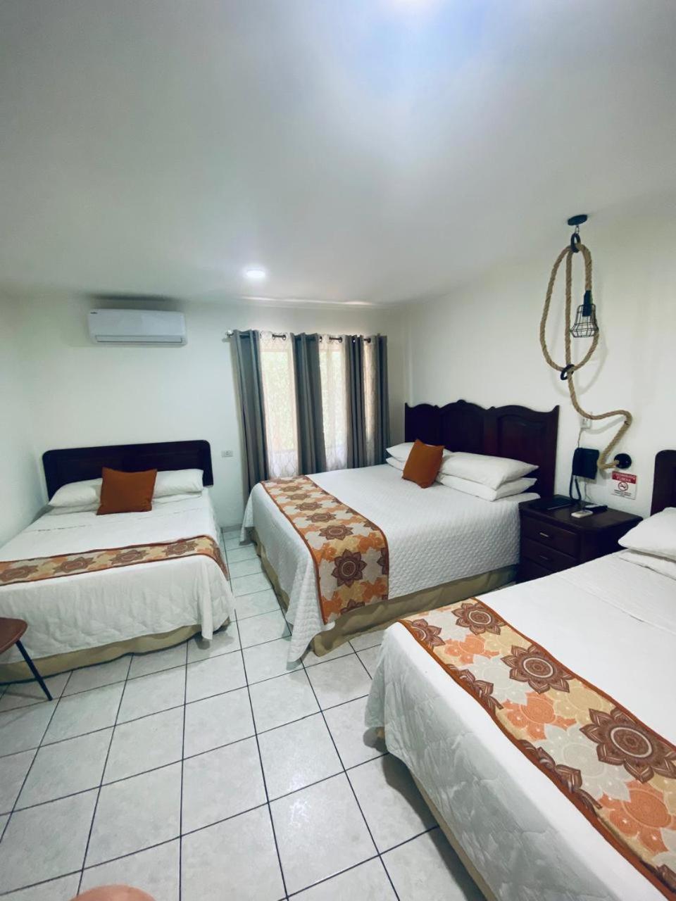Berlor Airport Inn Rio Segundo Bilik gambar